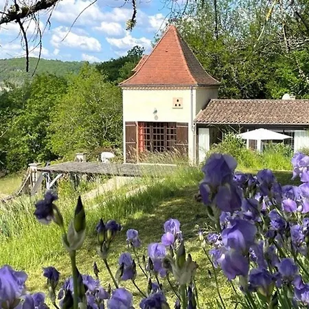 Holiday home Pigeonnier Avec Piscine Privee Pour 2 A *